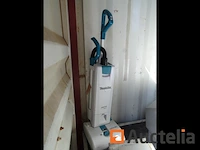 Makita hepa stofzuiger met 1 dubbele oplader en 2 accu's - afbeelding 1 van  10