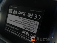 Makita hepa stofzuiger met 1 dubbele oplader en 2 accu's - afbeelding 7 van  10