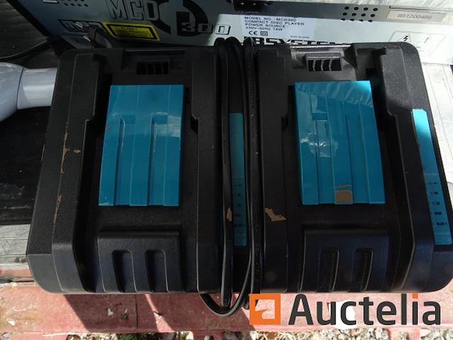 Makita hepa stofzuiger met 1 dubbele oplader en 2 accu's - afbeelding 8 van  10