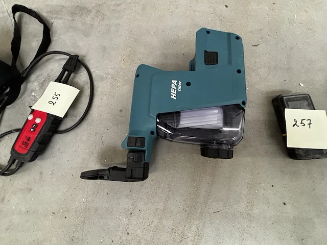 Makita hepafilter - afbeelding 1 van  3