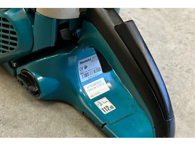 Makita kettingzaag - afbeelding 5 van  6