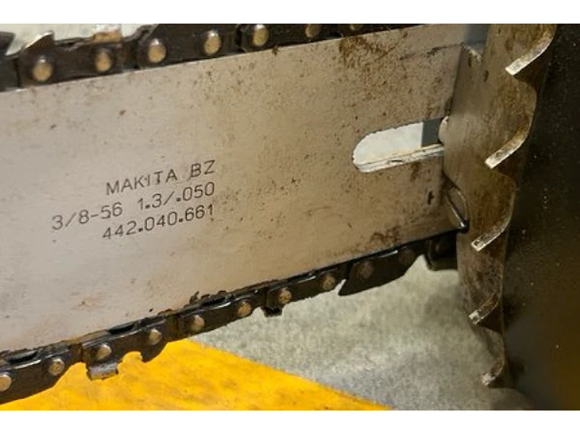 Makita kettingzaag - afbeelding 3 van  6