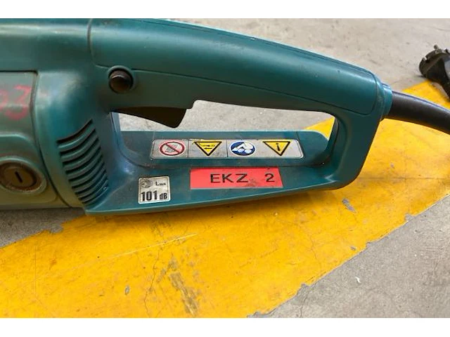 Makita kettingzaag - afbeelding 4 van  6