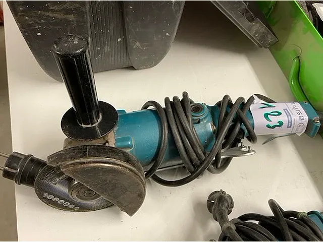 Makita kleine haakse slijper - afbeelding 1 van  3