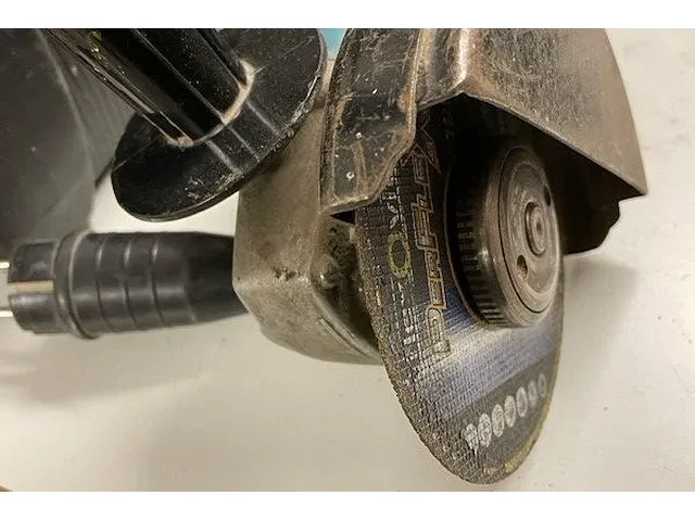 Makita kleine haakse slijper - afbeelding 3 van  3