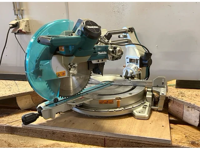 Makita ls1219l kap- en verstekzaag - afbeelding 1 van  6