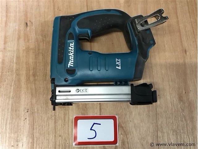 Makita nietmachine - afbeelding 3 van  4