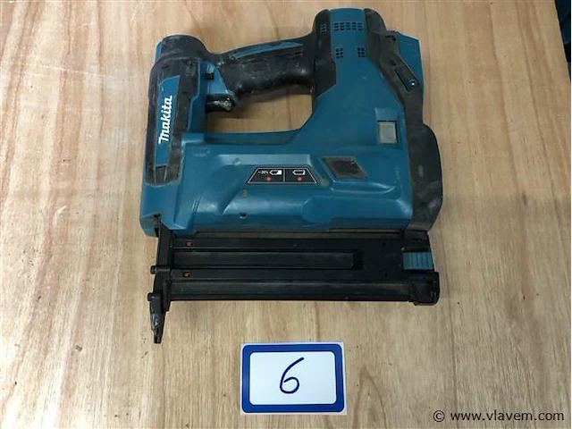 Makita nietmachine - afbeelding 3 van  4