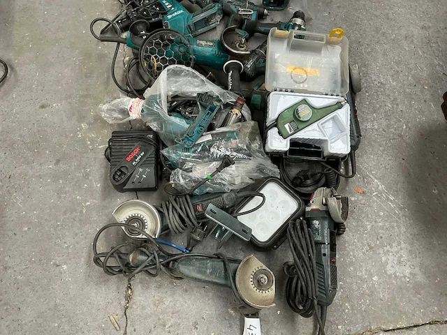 Makita partij te herstellen accu- en elektrische machines - afbeelding 3 van  5