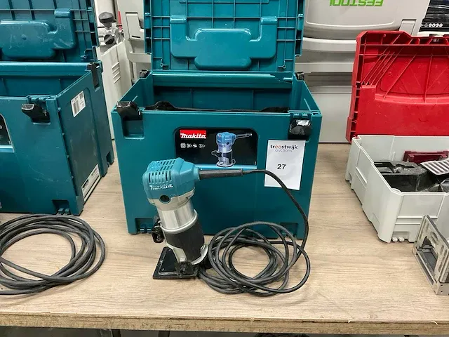 Makita rt0700cx3j boven-en kantenfrees - afbeelding 1 van  7