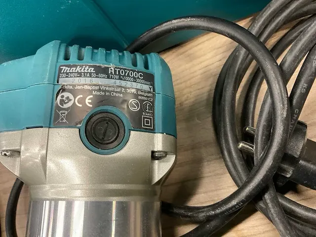 Makita rt0700cx3j boven-en kantenfrees - afbeelding 3 van  7