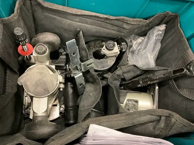 Makita rt0700cx3j boven-en kantenfrees - afbeelding 4 van  7