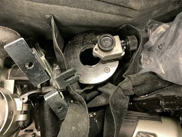 Makita rt0700cx3j boven-en kantenfrees - afbeelding 6 van  7