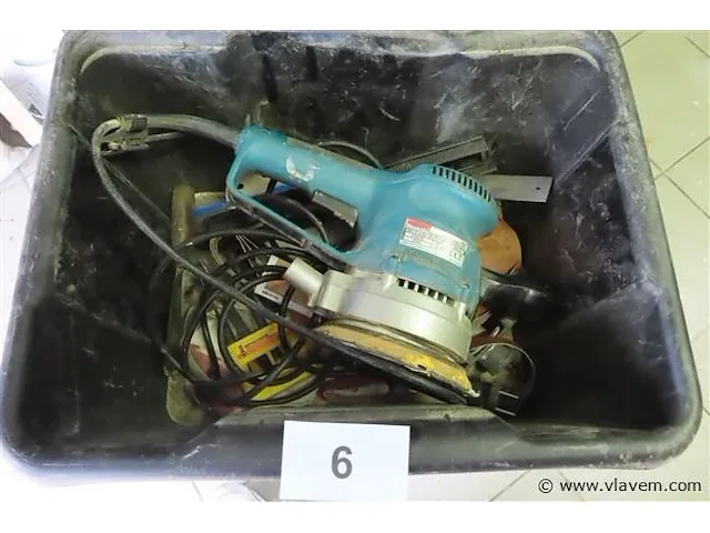 Makita schuurmachine - afbeelding 1 van  3