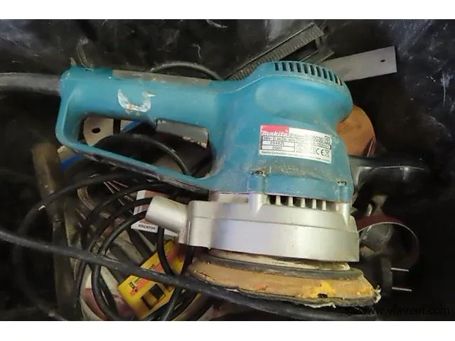 Makita schuurmachine - afbeelding 2 van  3
