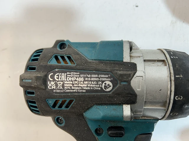 Makita set handboormachine + lader - afbeelding 2 van  4