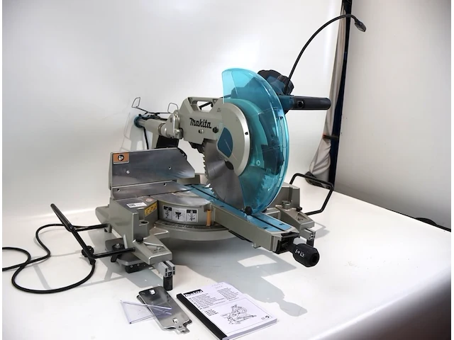 Makita verstekzaag met standaard - afbeelding 3 van  10
