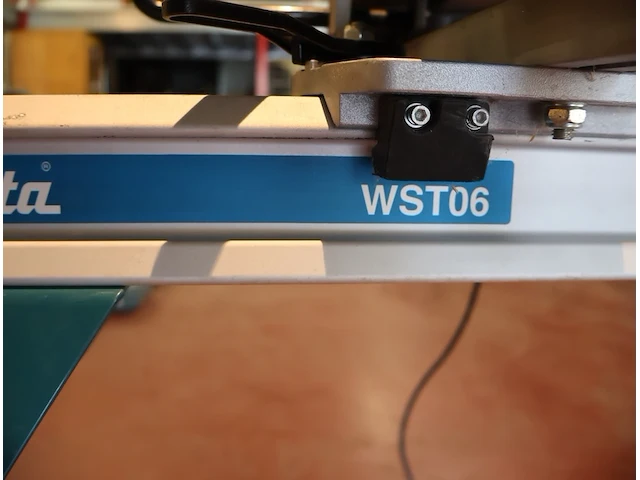 Makita verstekzaag met standaard - afbeelding 8 van  10