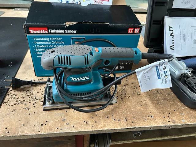 Makita vlakschuurmachine - afbeelding 1 van  5