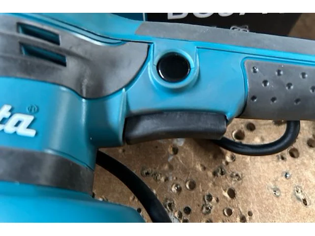 Makita vlakschuurmachine - afbeelding 4 van  5