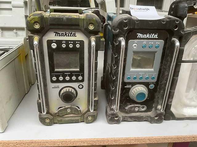 Makita werfradio (2x) - afbeelding 2 van  3