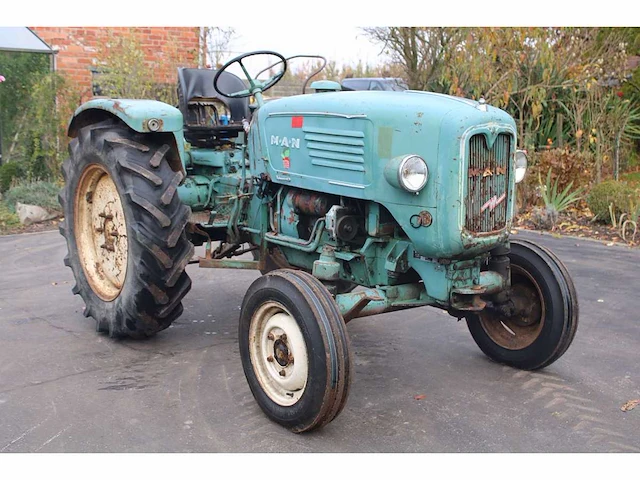 Man - 1961 - oldtimer tractor - afbeelding 19 van  21