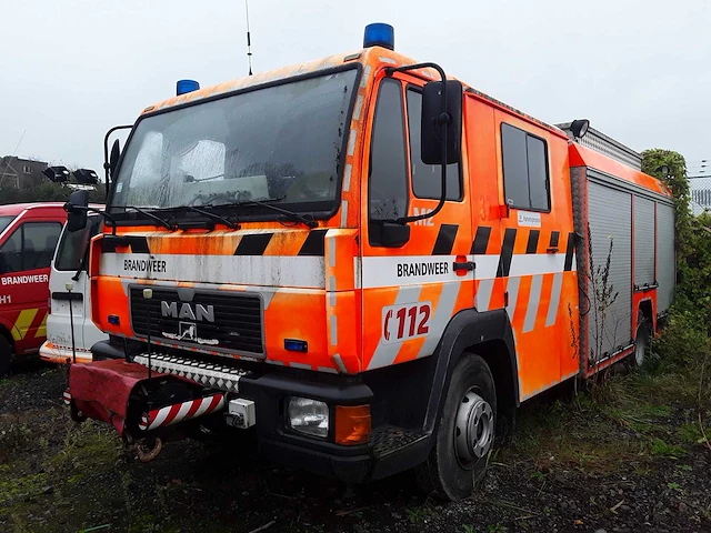 Man brandweerwagen - afbeelding 1 van  9