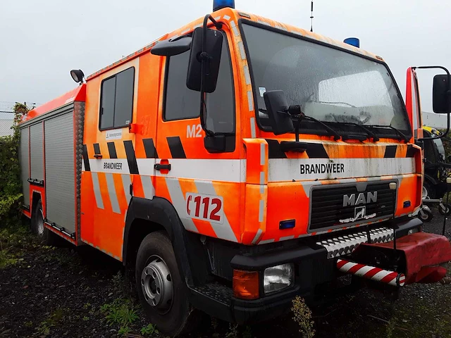 Man brandweerwagen - afbeelding 6 van  9