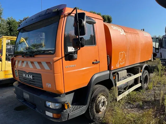 Man le220c borstelveegmachine - afbeelding 1 van  8
