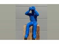 Man met verrekijker h70cm blue - afbeelding 2 van  2