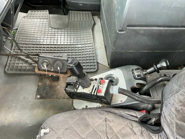 Man thg 26 350 vrachtwagen met haakarm - afbeelding 2 van  14