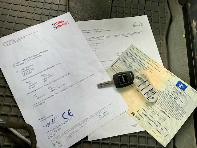 Man thg 26 350 vrachtwagen met haakarm - afbeelding 6 van  14