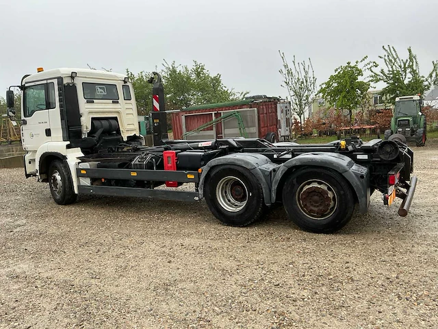 Man thg 26 350 vrachtwagen met haakarm - afbeelding 10 van  14