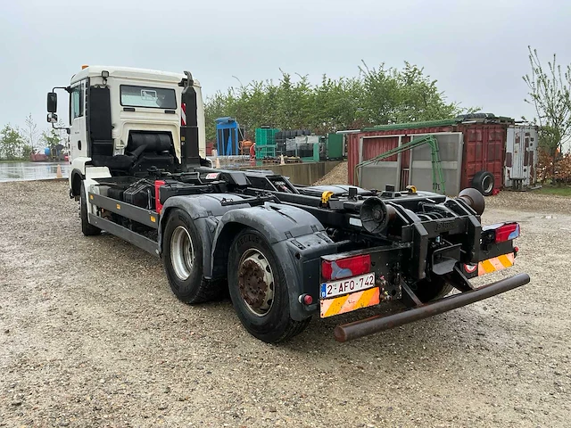 Man thg 26 350 vrachtwagen met haakarm - afbeelding 12 van  14
