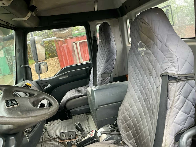 Man thg 26 350 vrachtwagen met haakarm - afbeelding 13 van  14