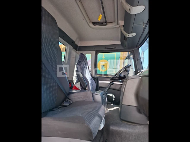 Man vrachtwagen - afbeelding 6 van  46