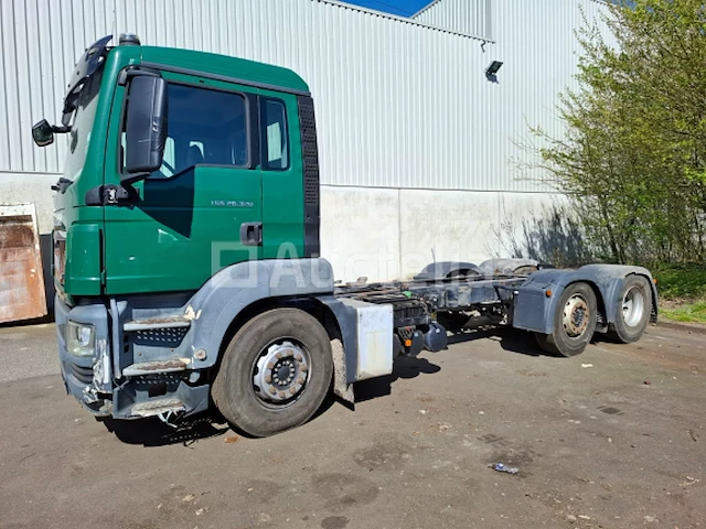 Man vrachtwagen - afbeelding 7 van  46