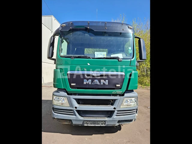 Man vrachtwagen - afbeelding 1 van  46
