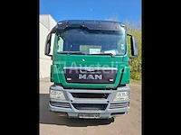 Man vrachtwagen - afbeelding 1 van  46