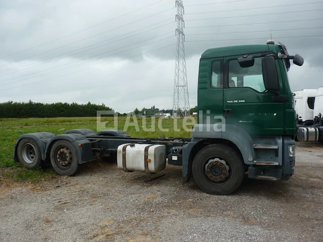 Man vrachtwagen - afbeelding 15 van  46