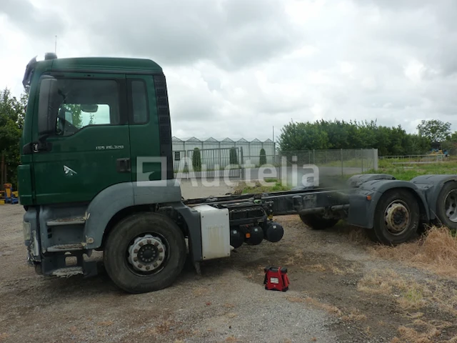 Man vrachtwagen - afbeelding 21 van  46