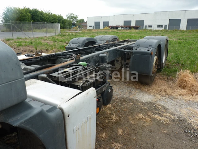 Man vrachtwagen - afbeelding 22 van  46