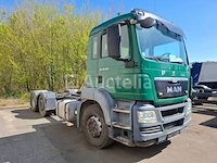 Man vrachtwagen - afbeelding 12 van  46