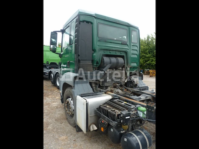 Man vrachtwagen - afbeelding 24 van  46