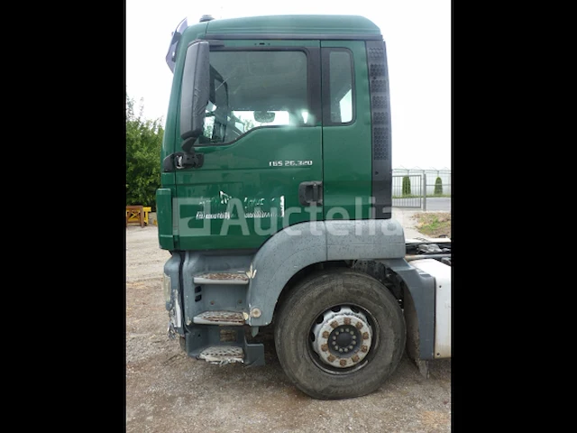 Man vrachtwagen - afbeelding 30 van  46