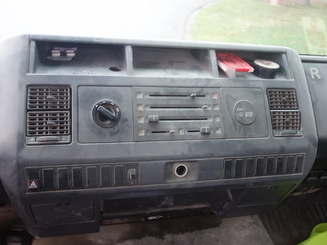 Man vrachtwagen - afbeelding 2 van  23