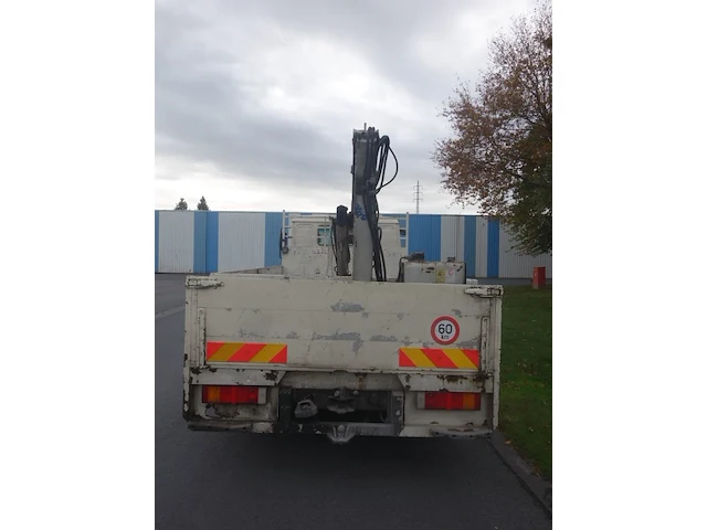 Man vrachtwagen - afbeelding 18 van  23