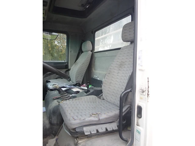 Man vrachtwagen - afbeelding 19 van  23