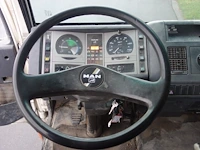 Man vrachtwagen - afbeelding 21 van  23