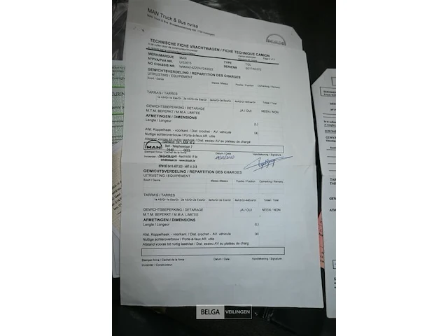 Man vuilniswagen / vrachtwagen - afbeelding 10 van  25